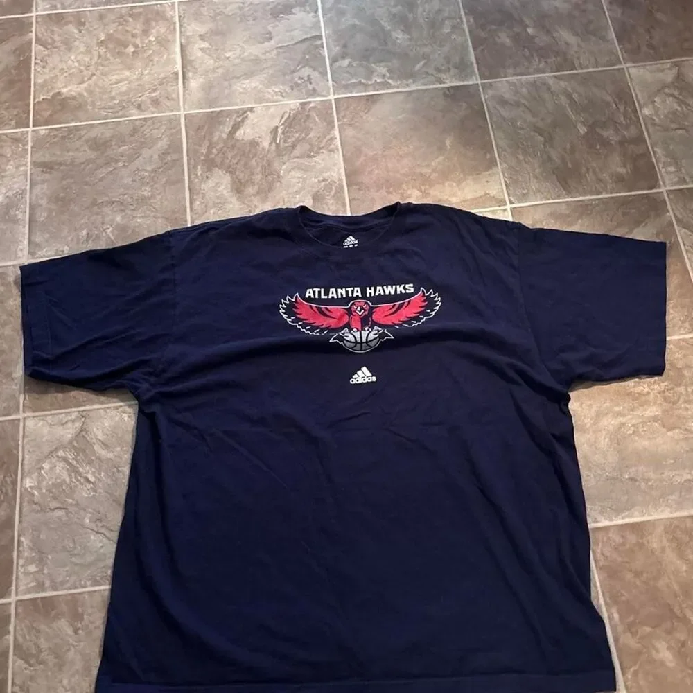 Vintage 2000s Y2K Atlanta hawks adidas center logo baggy tee, size XL, no flaws!